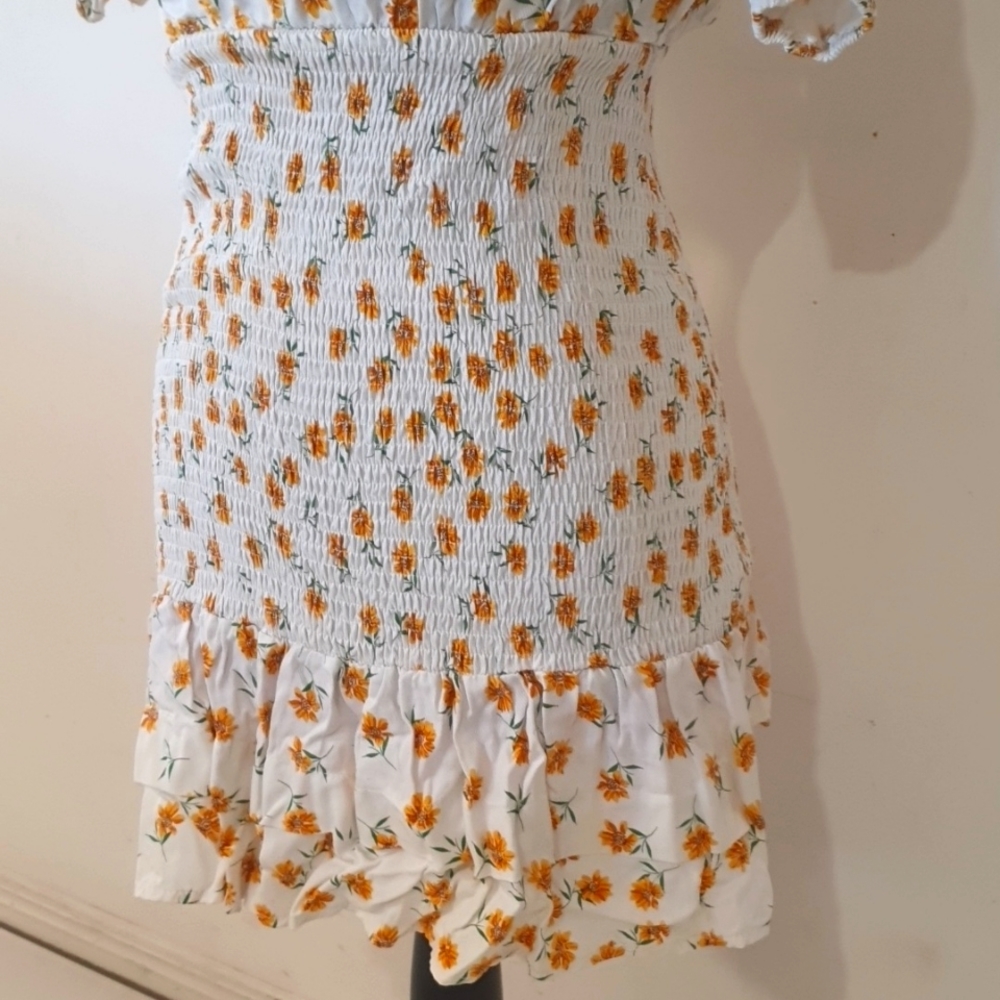 My Girl Size 8 Yellow and White Floral Dress - Picture 3 of 8